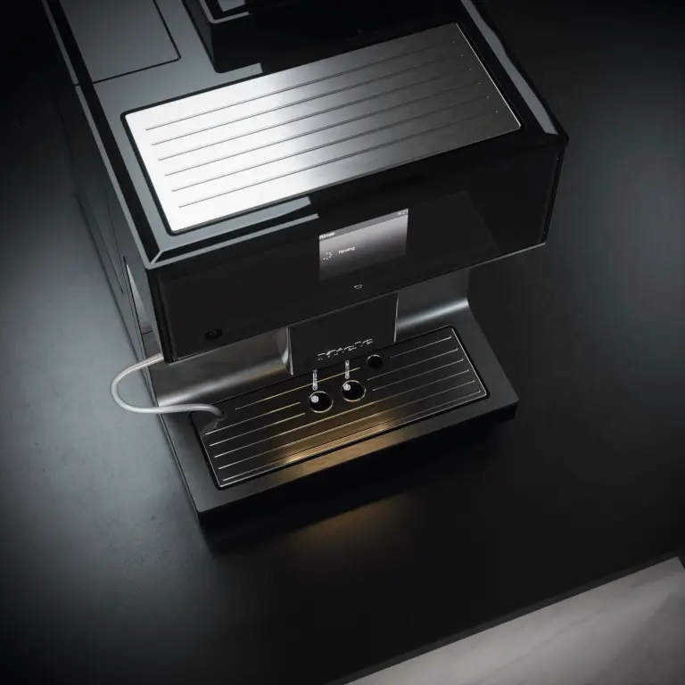 Automatické preplachovanie rozvodov mlieka zo zásobníka na vodu