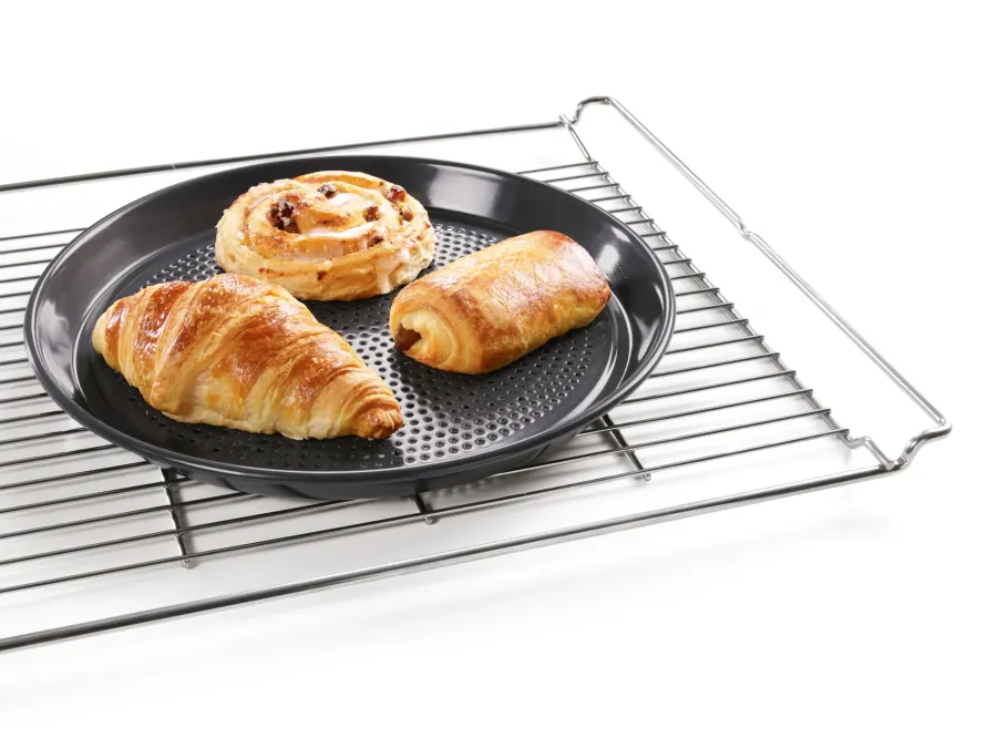 Miele Dierovaná okrúhla forma na pečenie a forma AirFry v interiéri – foto 5