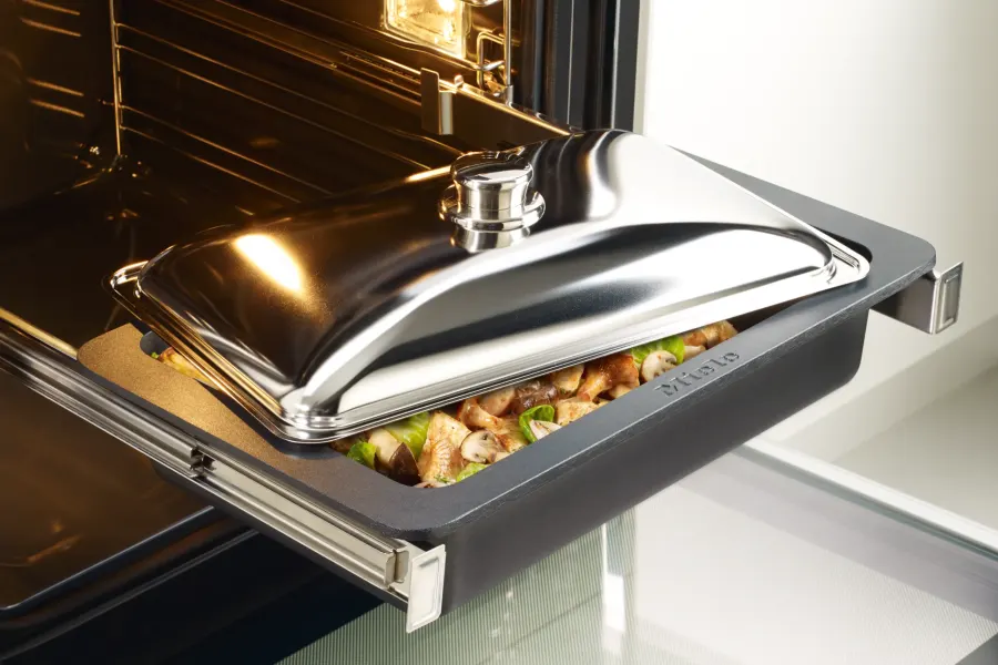 Miele Gourmet-pekáč je vhodný na induk. ohrev v interiéri