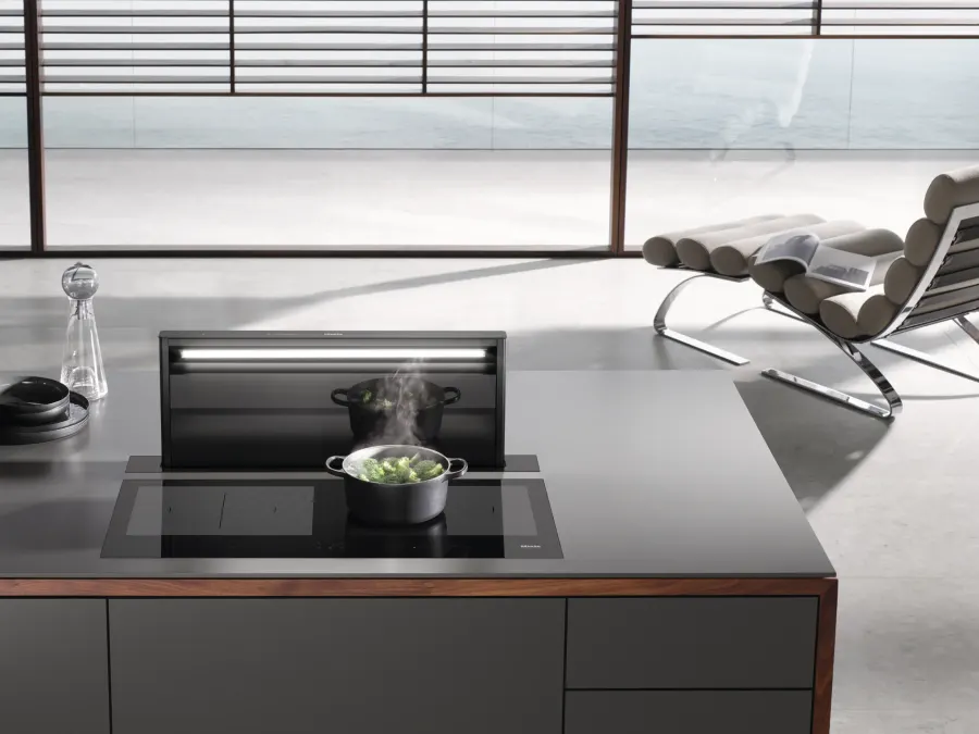 Miele DAD 4841 Black Levantar Obsidiánová čierna v interiéri – foto 5