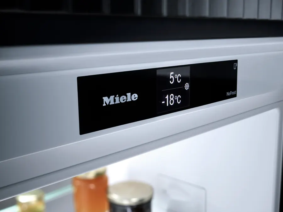 Miele KFN 7795 C – detail