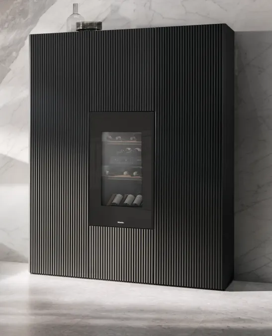 Miele KWT 6422 iG-1 Obsidiánové čierne sklo v interiéri