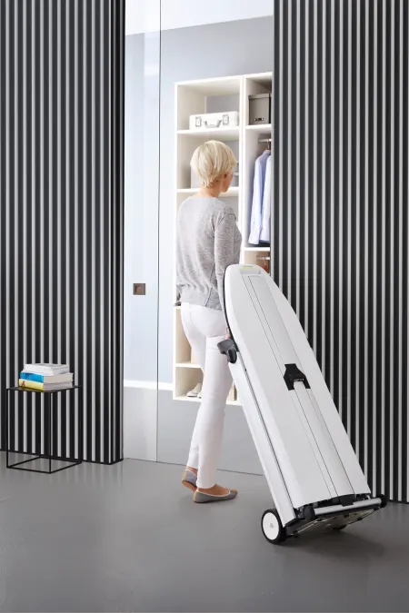 Miele B 4847 FashionMaster Tayberry červená v interiéri – foto 4