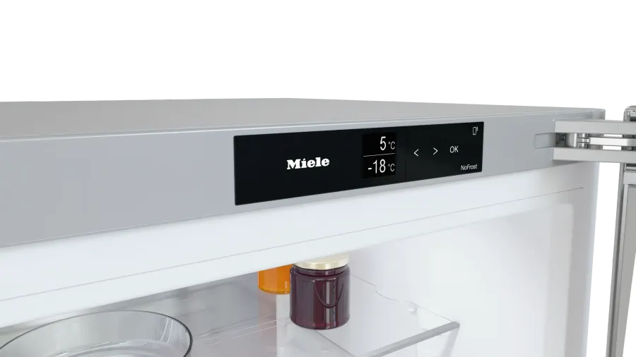 Miele KFN 4799 AD Nerezová oceľ CleanSteel na čelnej strane – ovládací panel