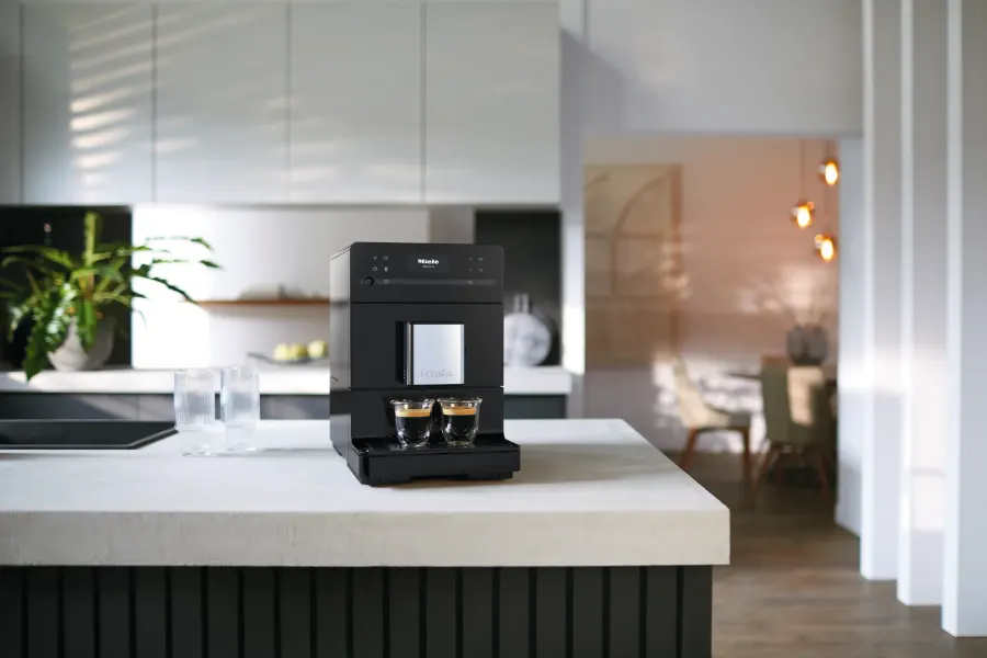 Miele CM 5310 Silence Obsidiánová čierna v interiéri
