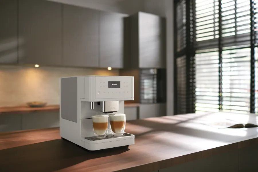 Miele CM 6160 MilkPerfection Lotosová biela v interiéri
