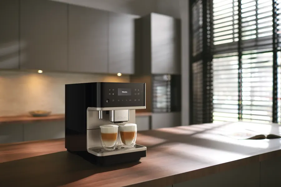 Miele CM 6360 MilkPerfection Obsidiánová čierna CM v interiéri