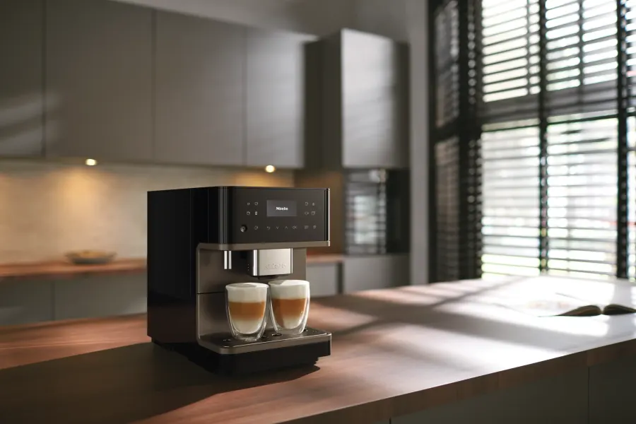 Miele CM 6360 MilkPerfection Obsidiánová čierna. BronzováPF v interiéri