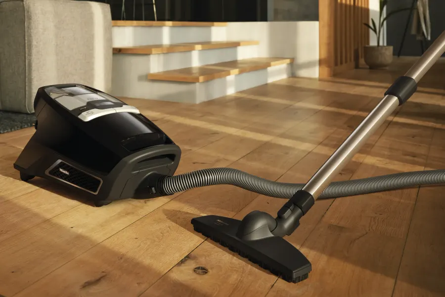 Miele Blizzard CX1 Comfort Obsidiánová čierna v interiéri – foto 6
