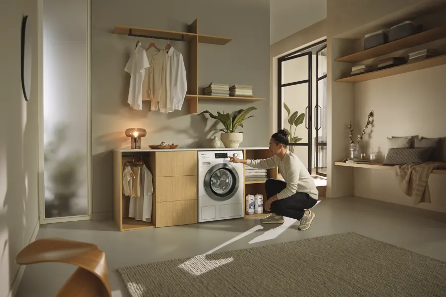 Set Miele WEI 895 WCS PWash&TDos&Steam Lotosová biela + Miele TEL 695 WP EcoSpeed&Steam&9kg Lotosová biela v interiéri – foto 6