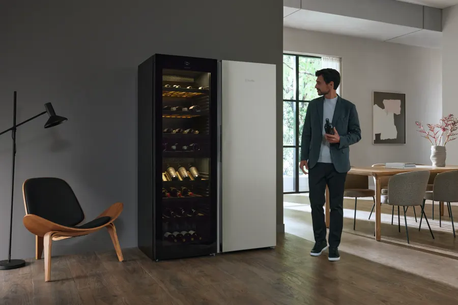 Miele KWTS 4785 F Obsidiánové čierne sklo v interiéri – foto 7