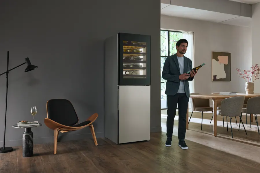 Miele KWNS 4784 DE Nerezová oceľ/CleanSteel v interiéri