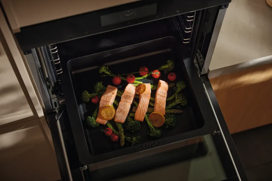 Miele Gourmet-pekáč je vhodný na induk. ohrev v interiéri – foto 5