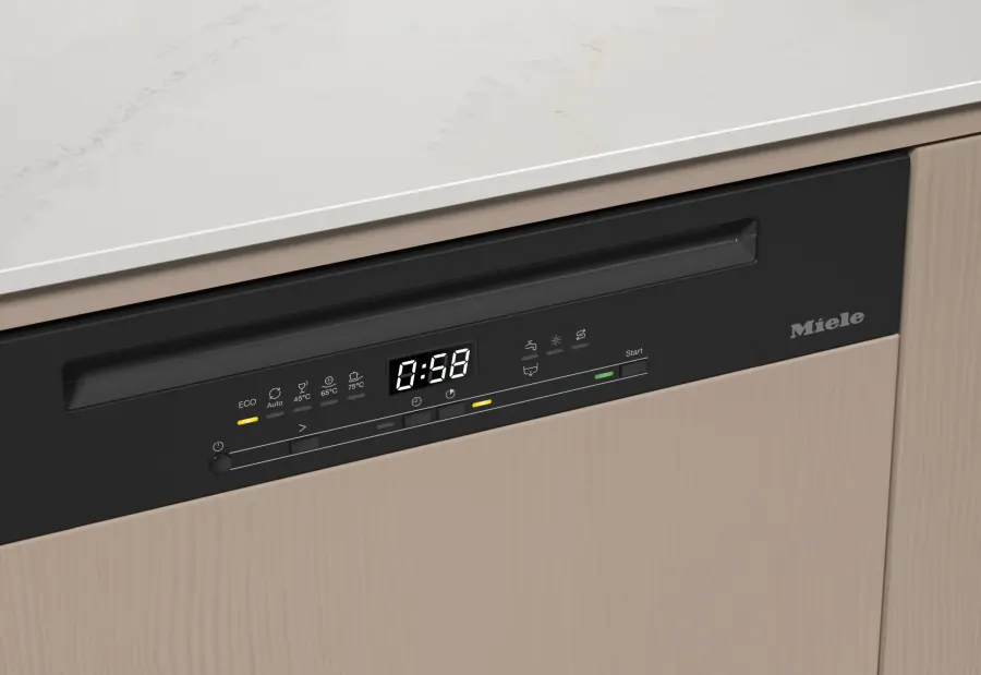 Miele G 5811 SCi Active Plus Obsidiánová čierna – ovládací panel
