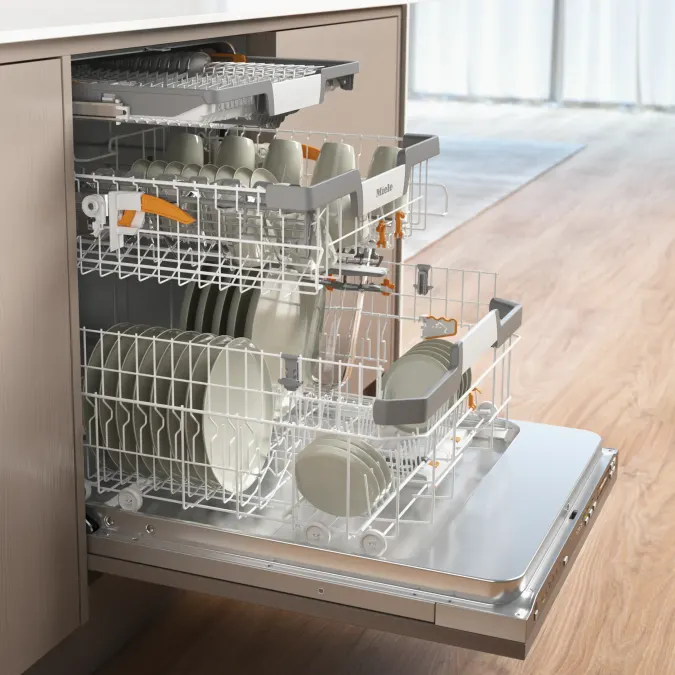 Miele G 7281 SCVi Nerezová oceľ v interiéri