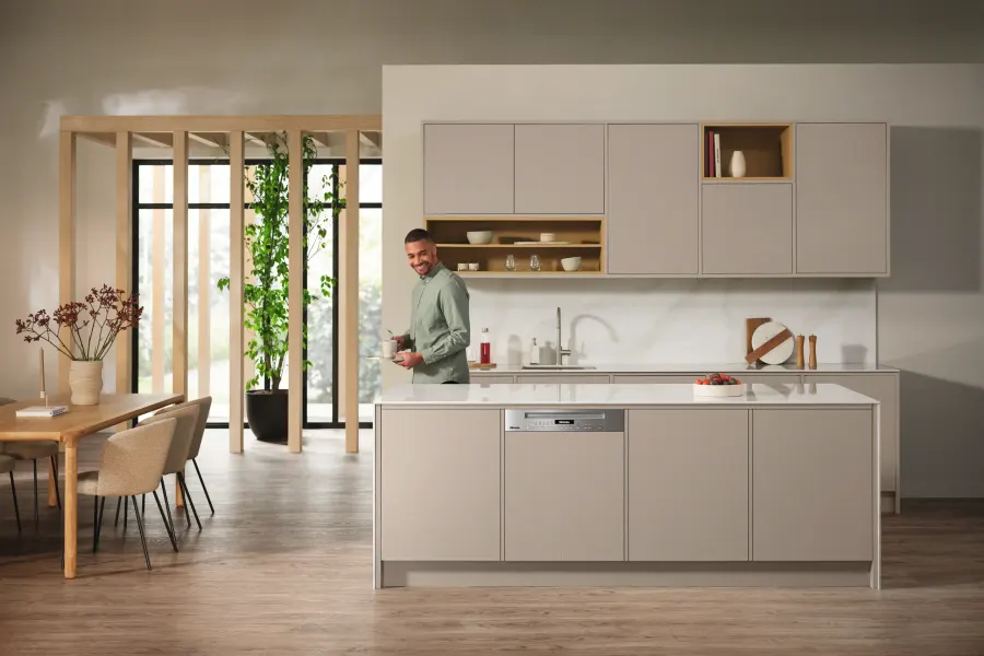 Miele G 7210 SCi Nerezová oceľ/CleanSteel v interiéri