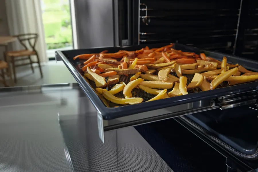 Miele Plech na pečenie a AirFry Gourmet dierovaný – detail – foto 5