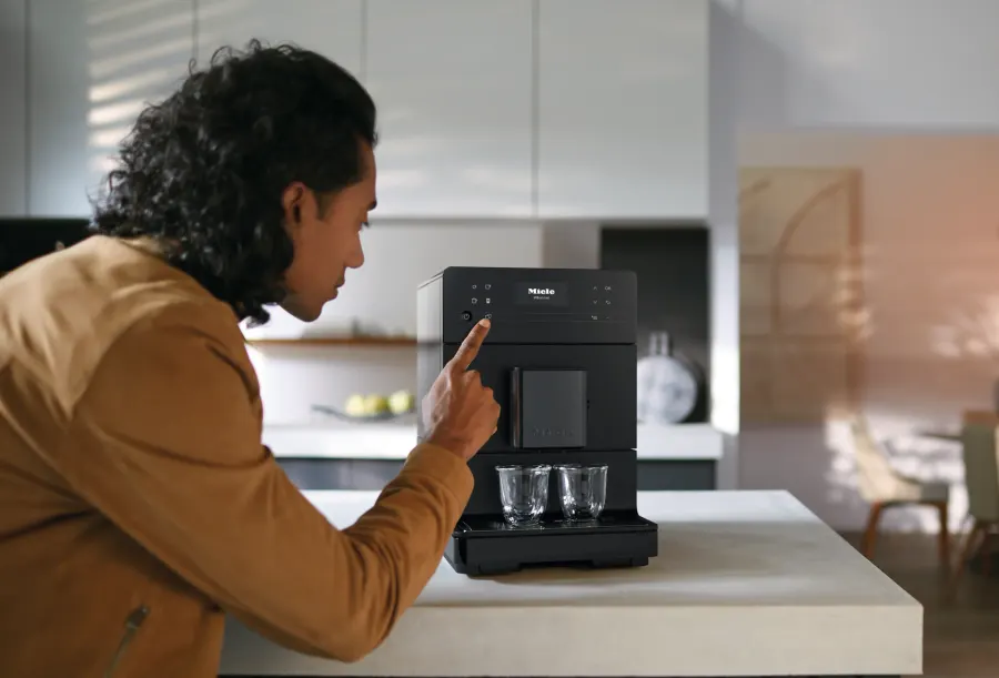 Miele CM 5510 Obsidiánová čierna, matná v interiéri