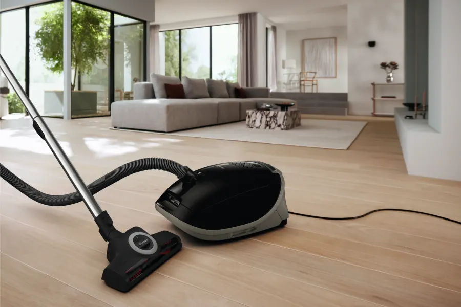 Miele Guard M1 Cat & Dog Obsidiánová čierna v interiéri