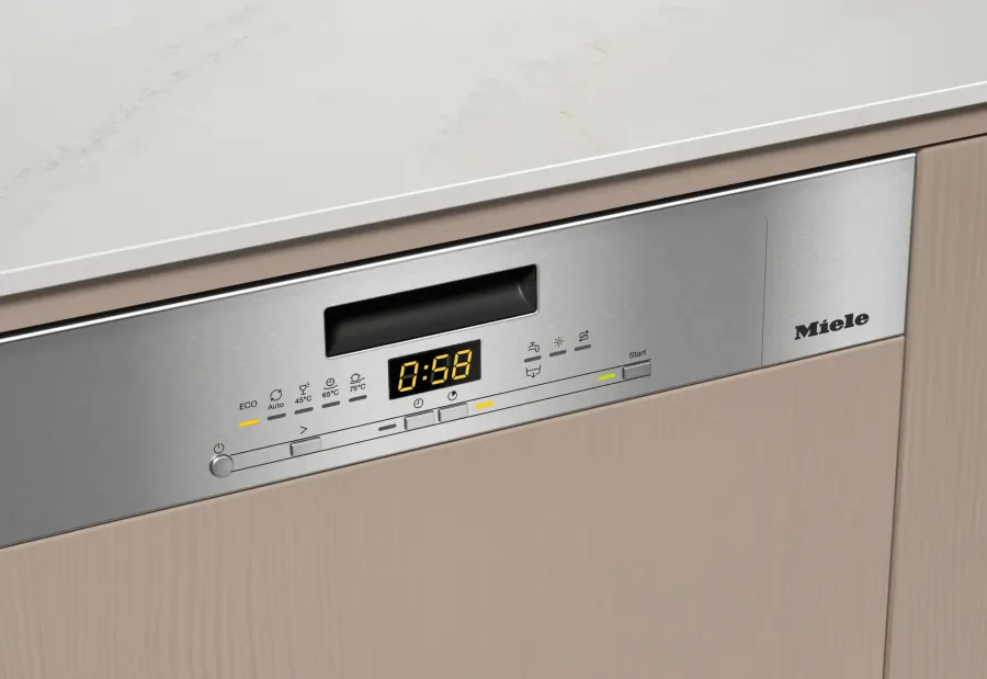 Miele G 5611 SCi Active Nerezová oceľ/CleanSteel – ovládací panel