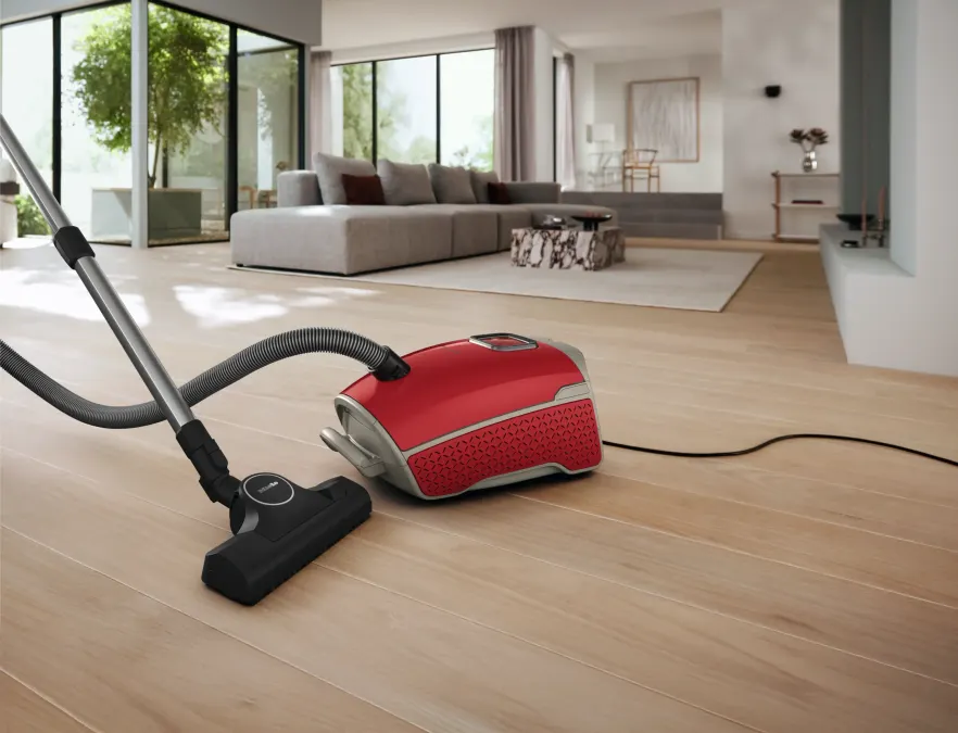 Miele Guard L1 Red Pulse Rubínovo červený zamat v interiéri Miele Guard L1 Red Pulse Rubínovo červený zamat v interiéri