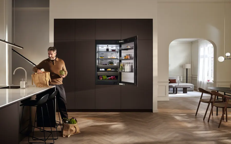 Miele KFMC 3834 R v interiéri