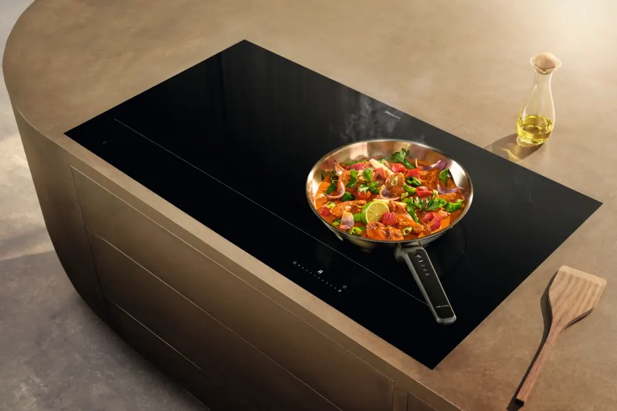 Miele Panvica M Sense (28 cm), bez povrchovej úpravy v interiéri