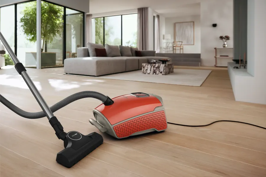 Miele Guard L1 Terra červená v interiéri